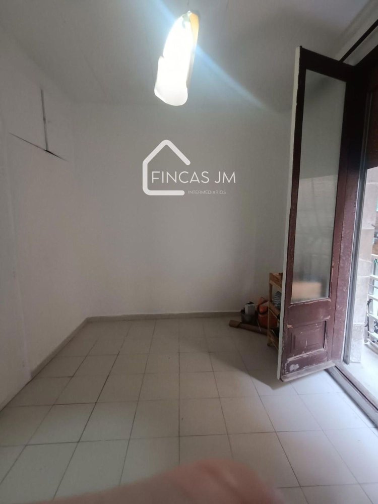 3 Schlafzimmer Wohnung in Ciutat Vella, Spain, Nr. 196115