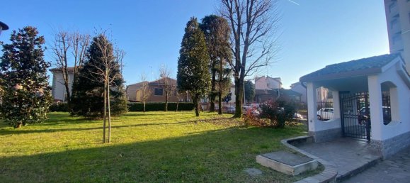 4 rooms Apartment in San Giuliano Milanese, Italy No. 44323 3