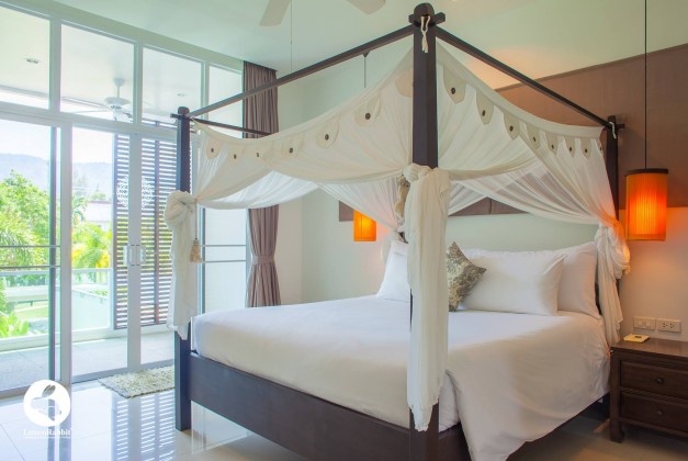 3 bedrooms Condo in Bang Tao, Thailand No. 12383