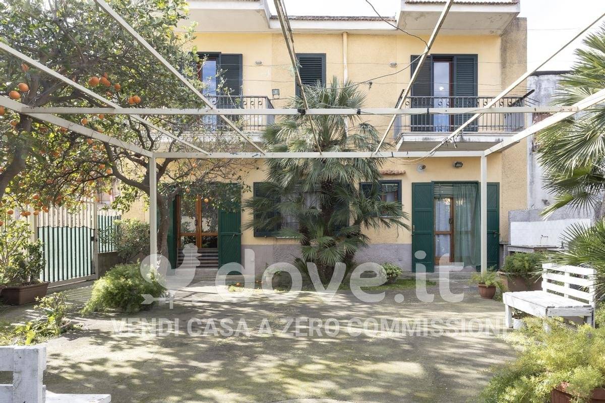 Квартира с 3 спальнями в Сарно, Италия № 78938