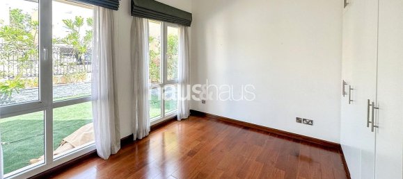 5 bedrooms Villa in Meadows, UAE No. 100249 8