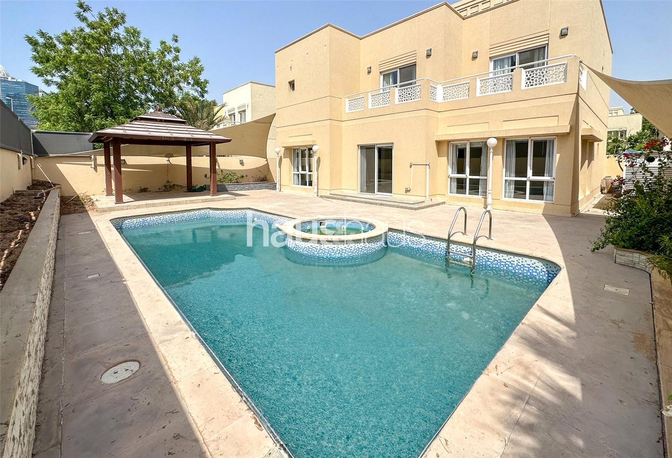 5 bedrooms Villa in Meadows, UAE No. 100249