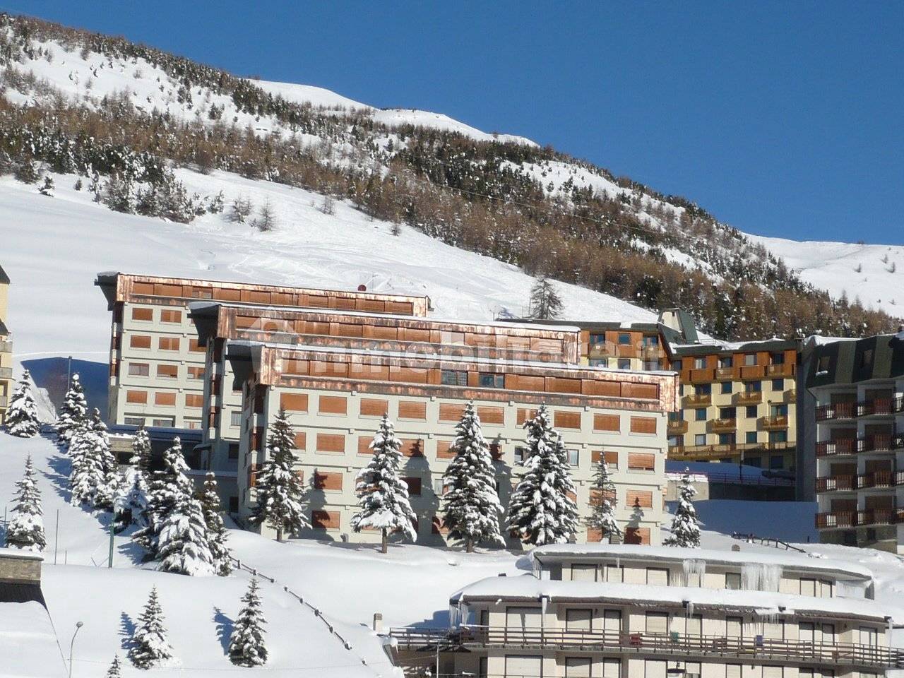 1 bedroom Apartment in Sestriere, Italy No. 296345