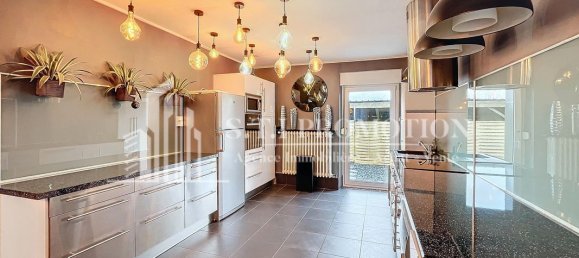 3 bedrooms House in Mexy, France No. 61869 9