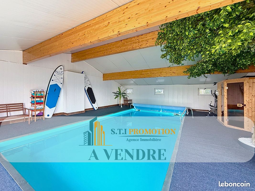 3 bedrooms House in Mexy, France No. 61869