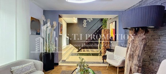 3 bedrooms House in Mexy, France No. 61869 10