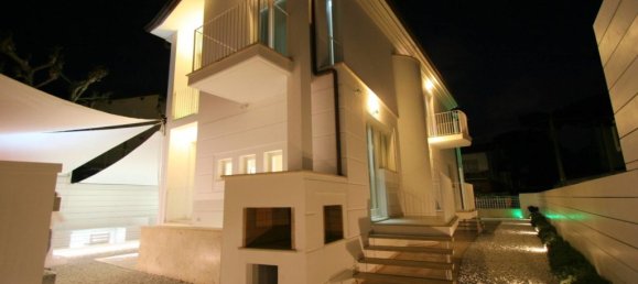 3 bedrooms Villa in Camaiore, Italy No. 223262 2