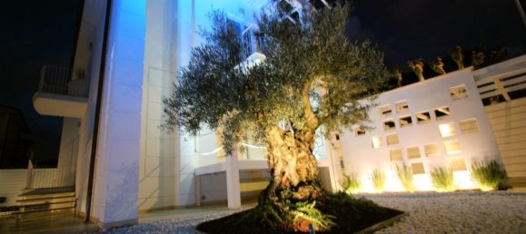 3 bedrooms Villa in Camaiore, Italy No. 223262 3