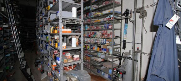 205m² Warehouse in Conversano, Italy No. 150096 8