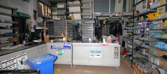 205m² Warehouse in Conversano, Italy No. 150096 23