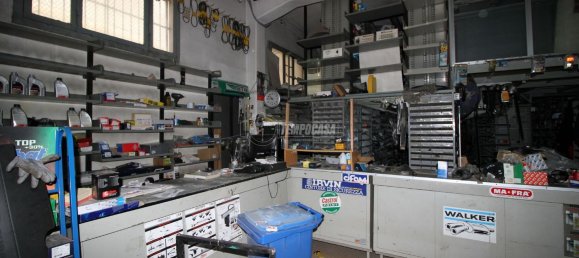 205m² Warehouse in Conversano, Italy No. 150096 2