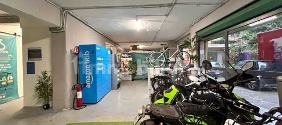 3 rooms Commercial property in Rome, Italy No. 375569 6