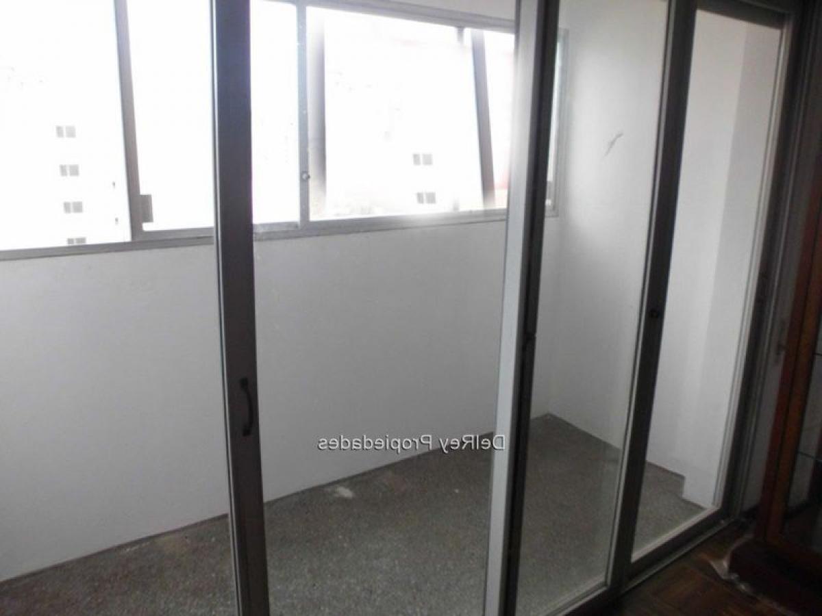 3 bedrooms Apartment in Montevideo, Uruguay No. 3766