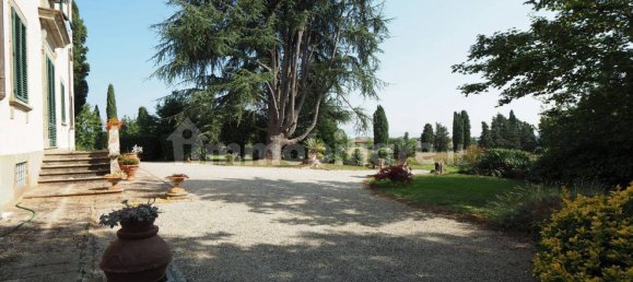 18 bedrooms Villa in Lucca, Italy No. 84540 9