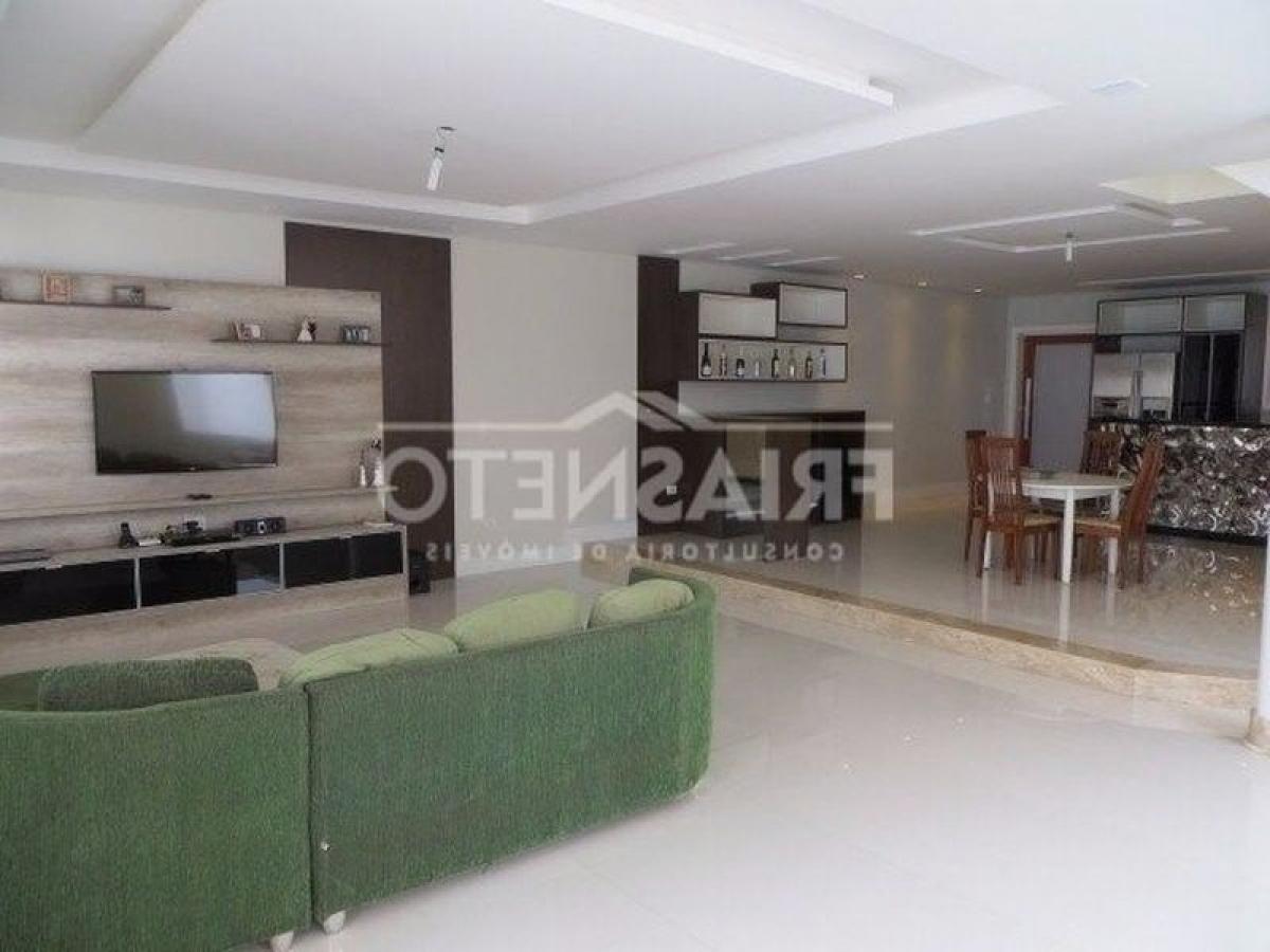 Casa de 3 dormitorios en Sao Paulo, Brazil No. 566656