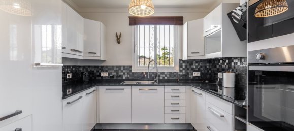 3 Schlafzimmer Haus in Estepona, Spain, Nr. 139267 4