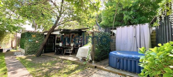 2 bedrooms House in Courbevoie, France No. 296568 3