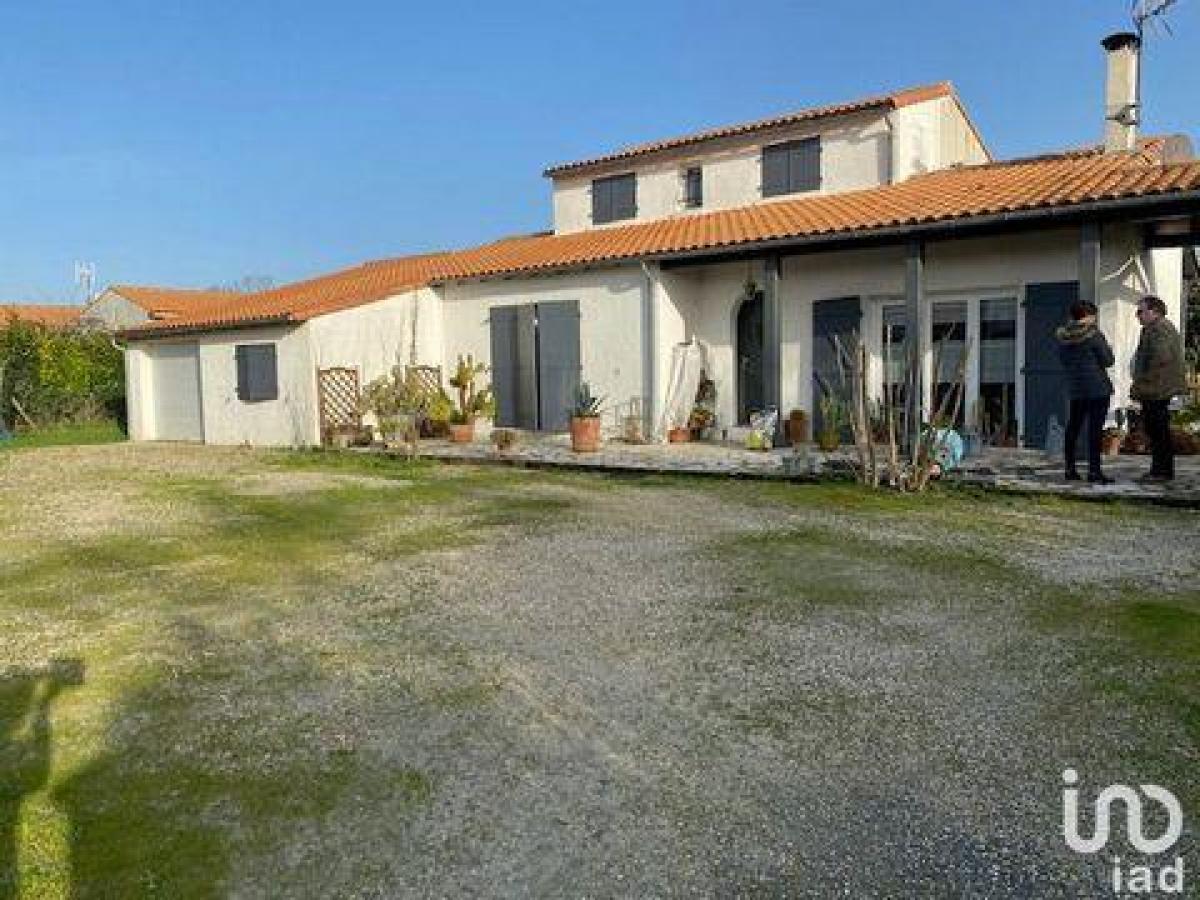 4 Schlafzimmer Haus in Lagord, France, Nr. 30303