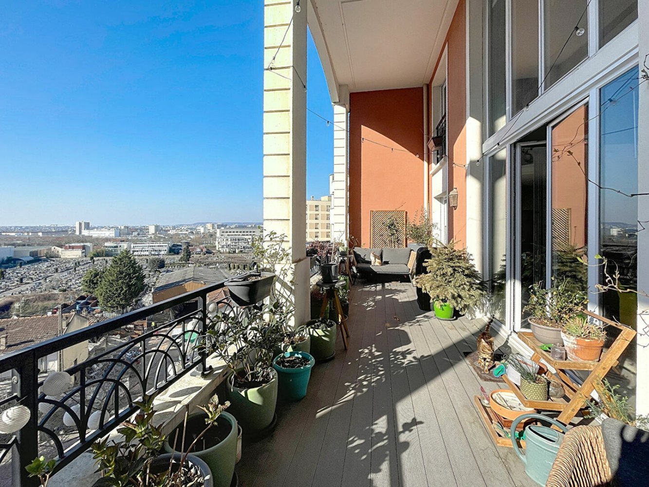 3 Schlafzimmer Doppelhaus in Courbevoie, France, Nr. 128917