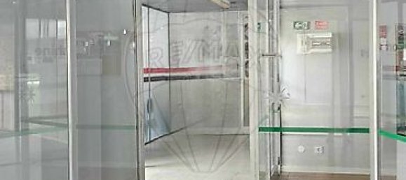 60m² Commercial property in Almada, Portugal No. 41747 3