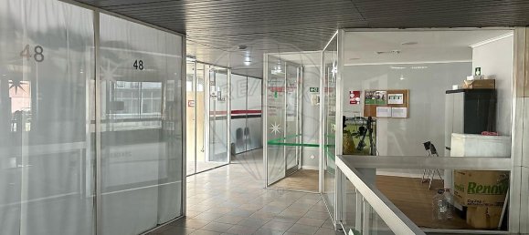 60m² Commercial property in Almada, Portugal No. 41747 4