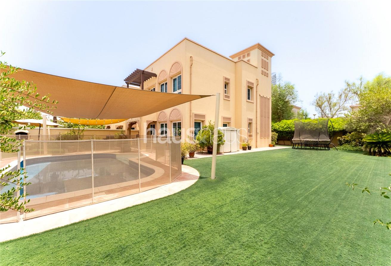 Вилла с 3 спальнями в Jumeirah Village Triangle, ОАЭ № 98723