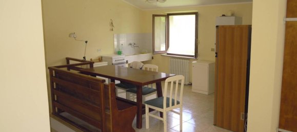 4 rooms House in Montemonaco, Italy No. 151084 8