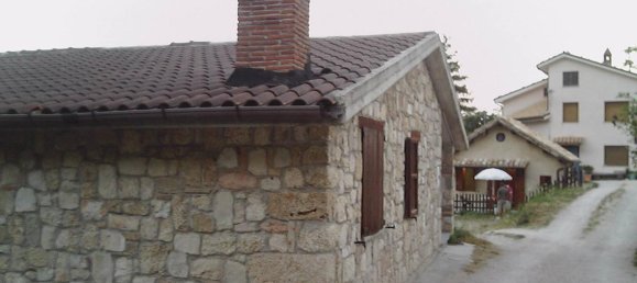 4 rooms House in Montemonaco, Italy No. 151084 10