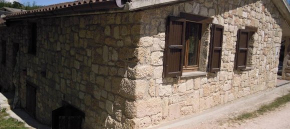 4 rooms House in Montemonaco, Italy No. 151084 18