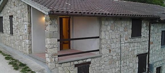 4 rooms House in Montemonaco, Italy No. 151084 2