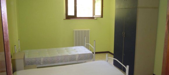 4 rooms House in Montemonaco, Italy No. 151084 13