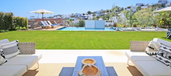 5 bedrooms Villa in Malaga, Spain No. 119441 7