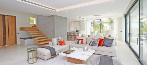 5 bedrooms Villa in Malaga, Spain No. 119441 25