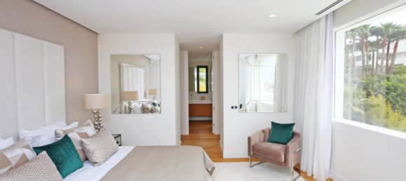 5 bedrooms Villa in Malaga, Spain No. 119441 13