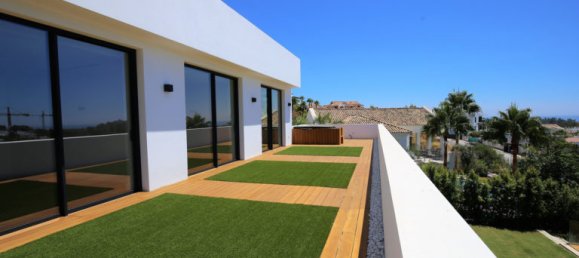 5 bedrooms Villa in Malaga, Spain No. 119441 22