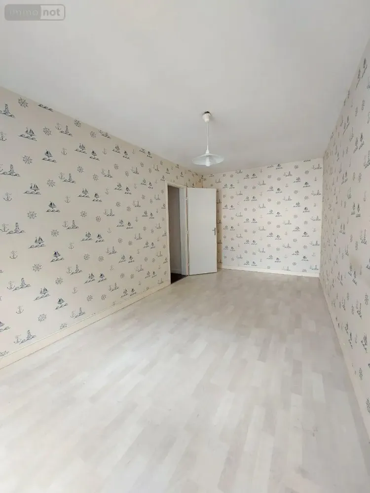 3 bedrooms Apartment in Rennes, France No. 297887