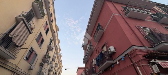 3 bedrooms Apartment in Naples, Italy No. 273374 10