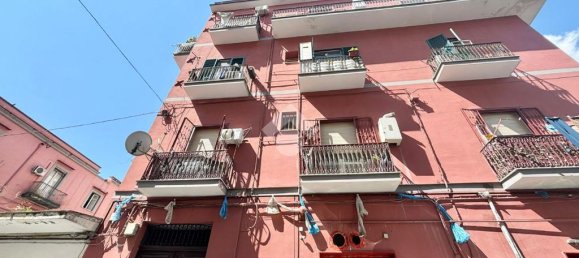 3 bedrooms Apartment in Naples, Italy No. 273374 3