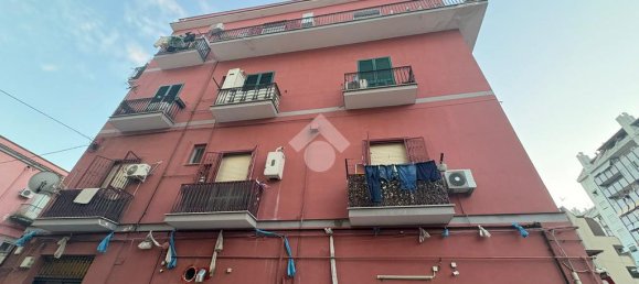 3 bedrooms Apartment in Naples, Italy No. 273374 4