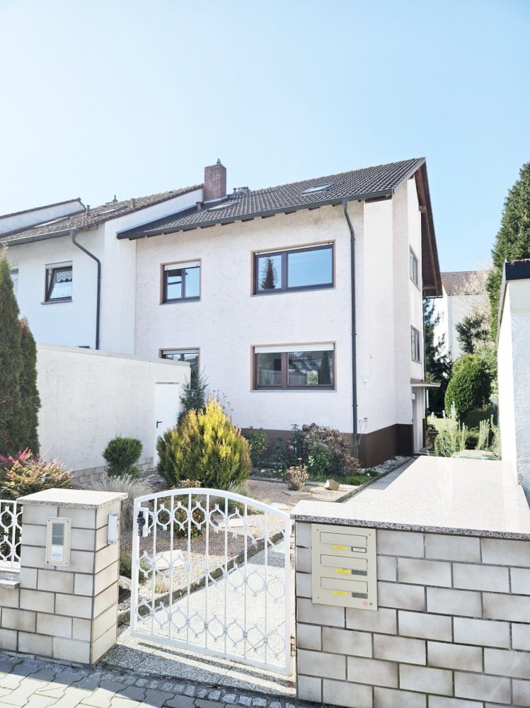 Таунхаус с 4 спальнями в Франкфурт на Майне, Германия № 31727