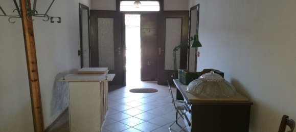 8 rooms House in San Giovanni in Croce, Italy No. 86041 9