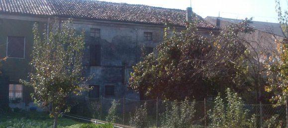 8 rooms House in San Giovanni in Croce, Italy No. 86041 4
