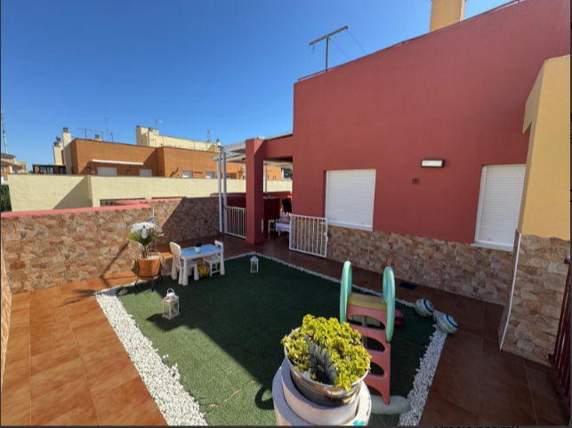 Ático de 3 dormitorios en Sanlúcar de Barrameda, Spain No. 134050