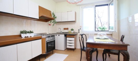 3 rooms Apartment in Como, Italy No. 12803 4