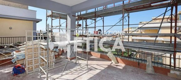 2 Schlafzimmer Penthouse in Pomezia, Italy, Nr. 273879 12