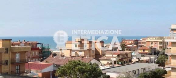 2 Schlafzimmer Penthouse in Pomezia, Italy, Nr. 273879 5