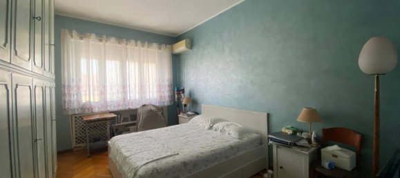 3 bedrooms Apartment in Turin, Italy No. 350197 2
