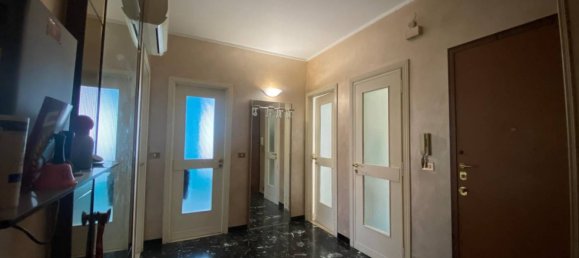3 bedrooms Apartment in Turin, Italy No. 350197 12