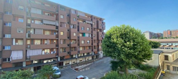 3 bedrooms Apartment in Turin, Italy No. 350197 7