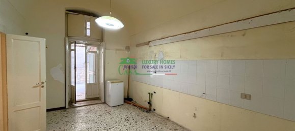 5 rooms House in Modica, Italy No. 45968 13